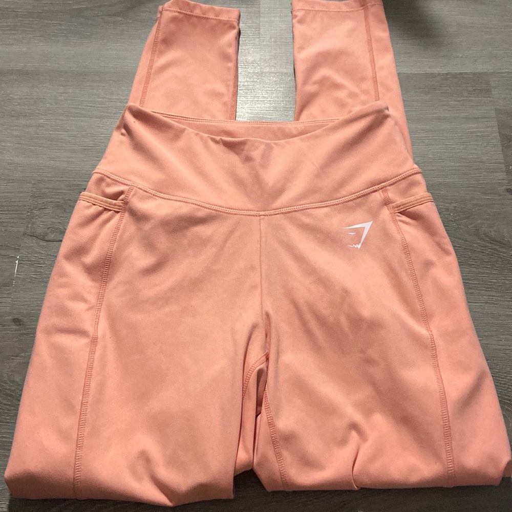 Peach colored dreamy gymshark leggings
